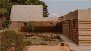 加泰罗尼亚 Ter 住宅：本土陶瓷砖营造的质朴空间